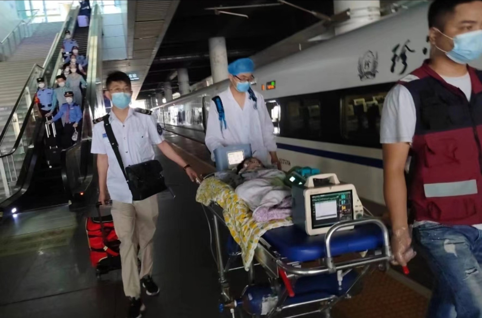 雷波县高铁转运公司